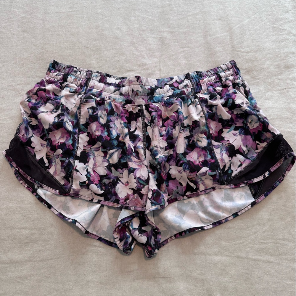 Lululemon Hotty Hot Lined Short 2.5